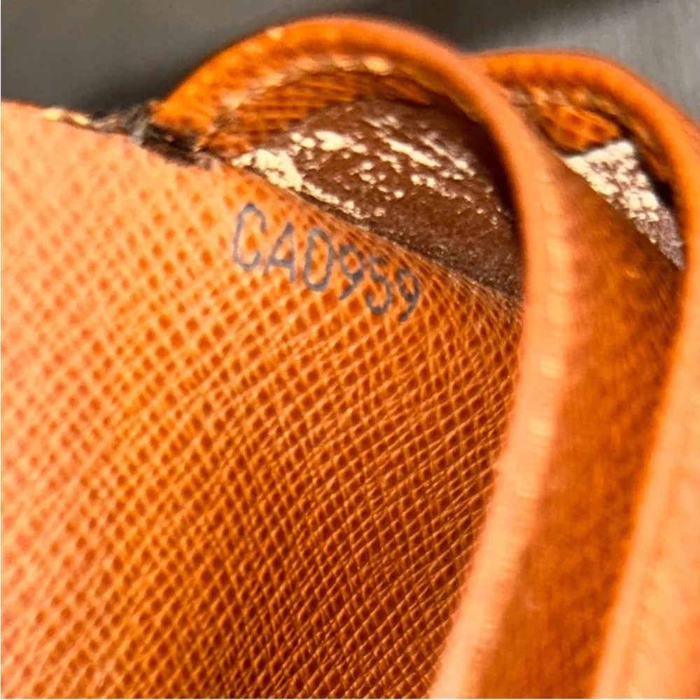 Louis Vuitton Monogram Kisslock Wallet